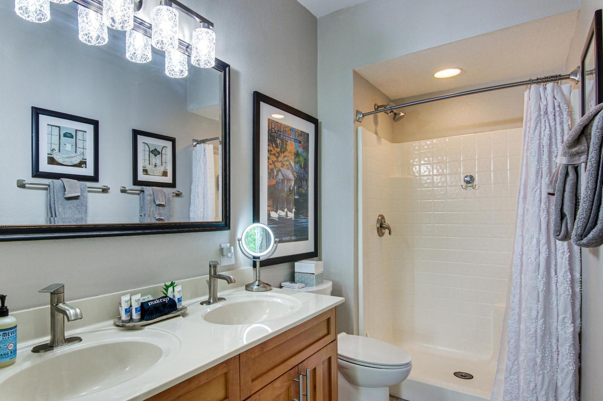 Lake Lure Condo With Resort Pool And Beach Access! Ngoại thất bức ảnh